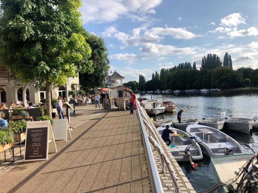 Surbiton Home With Free Parkings, Surbiton, Kingston Upon Thames, Surrey, Greater London Uk Zewnętrze zdjęcie