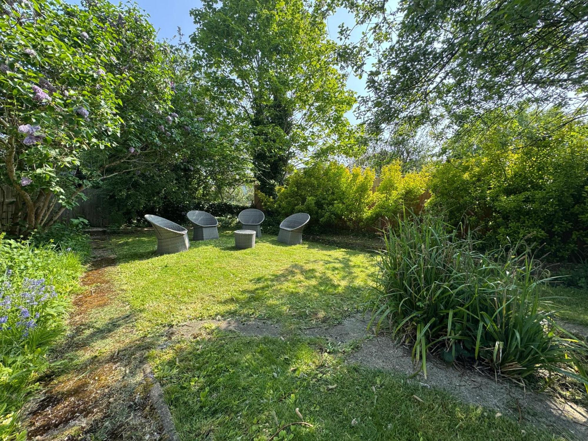 Surbiton Home With Free Parkings, Surbiton, Kingston Upon Thames, Surrey, Greater London Uk Zewnętrze zdjęcie
